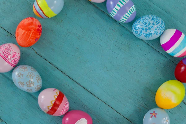 Divers oeufs de Pâques formant le cadre — Photo