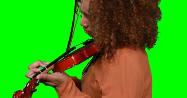 Κοντινό πλάνο Γυναίκα μουσικός που παίζει βιολί — Αρχείο Βίντεο