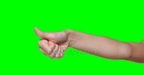 Рука женщины показывает большой палец вверх — стоковое видео