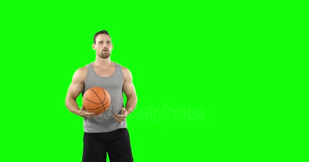Speler klaar om basketbal te spelen — Stockvideo