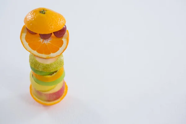 Stapel verschiedener Obstscheiben — Stockfoto