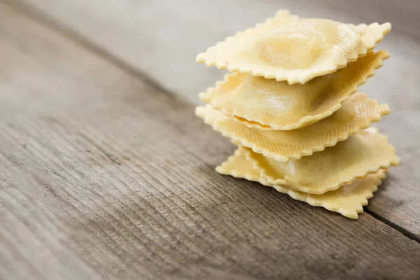 Bunt med ravilio pasta — Stockfoto