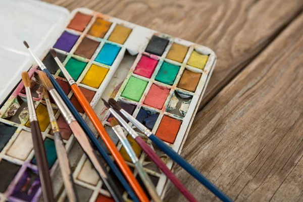 Various paintbrush and palette — Stock Photo, Image