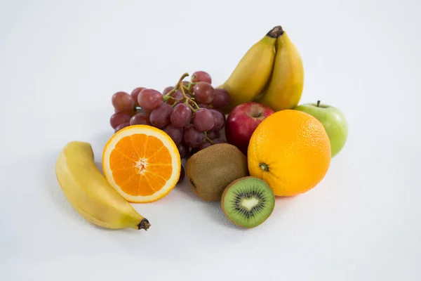 Крупним планом різні види фруктів — стокове фото