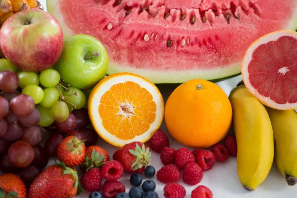 Close-up de vários tipos de frutas — Fotografia de Stock