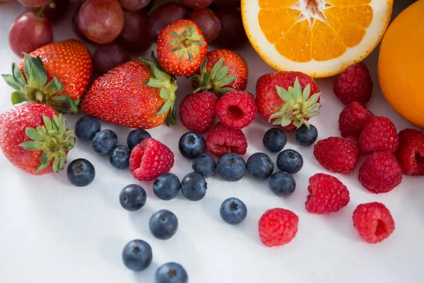 Close-up de vários tipos de frutas — Fotografia de Stock