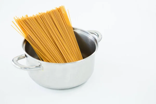Pasta de espaguetis en utensilio — Foto de Stock