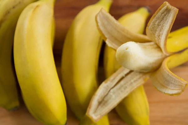 Close-up de bananas frescas — Fotografia de Stock