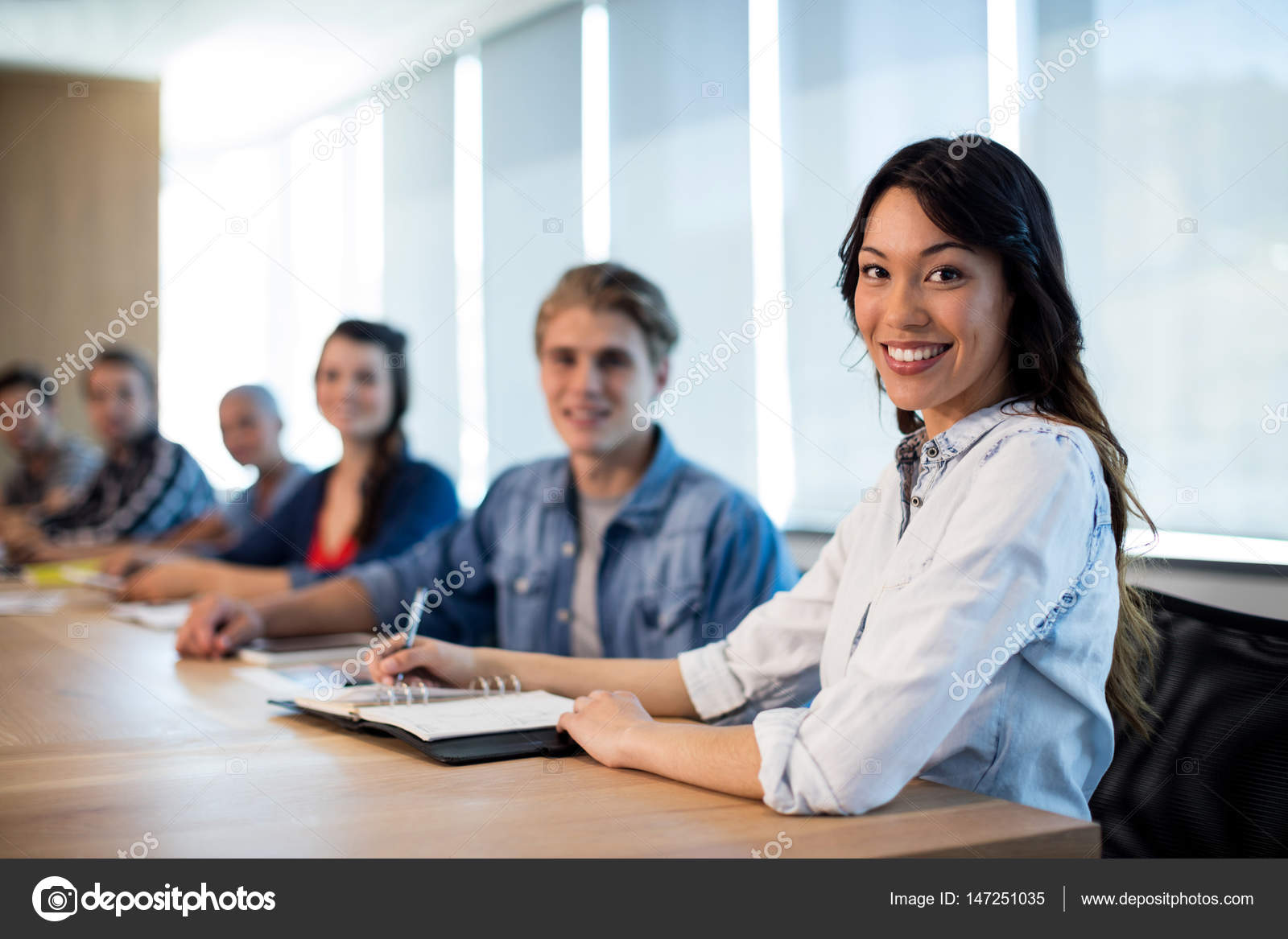 Porträt kreatives Business-Team im Besprechungsraum — Stockfoto