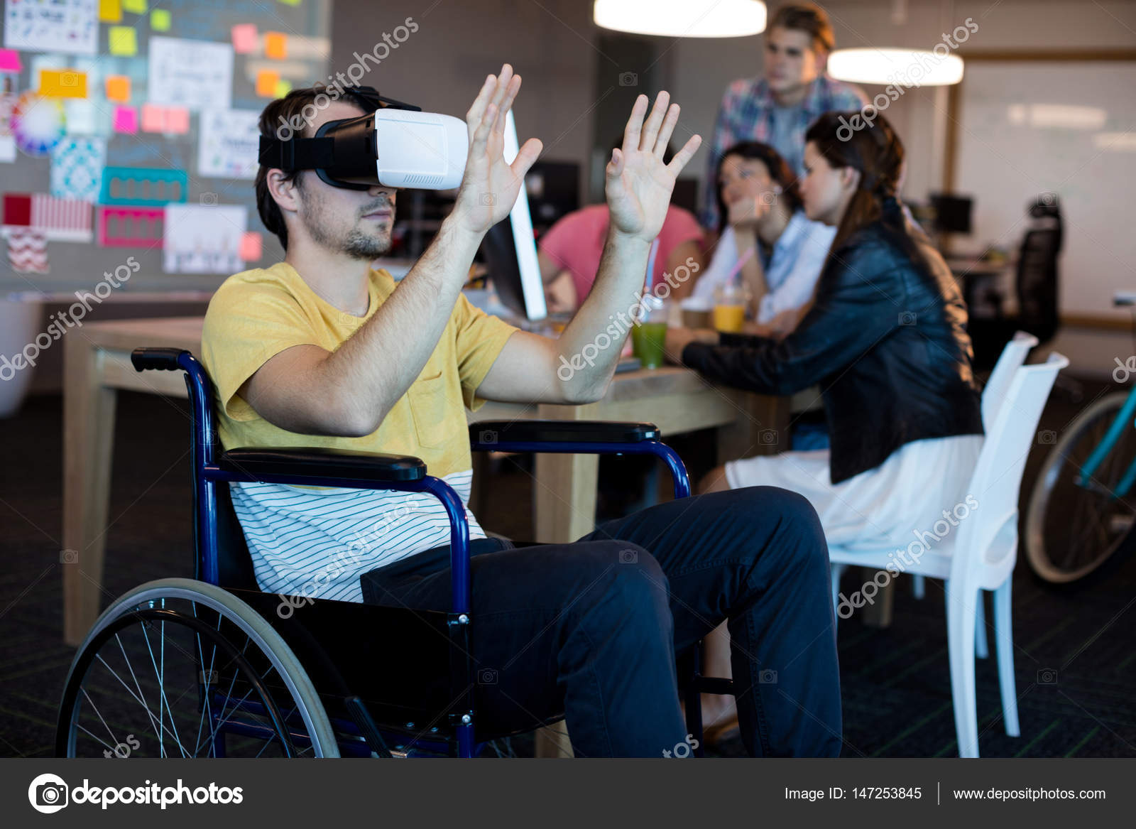Physically disabled man on wheelchair using VR headset — Stock Photo