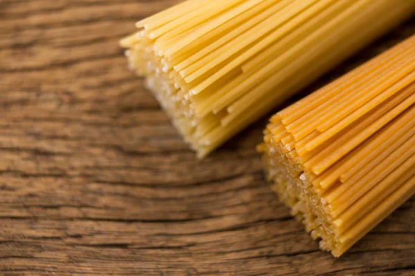 Pacchi di spaghetti crudi — Foto Stock