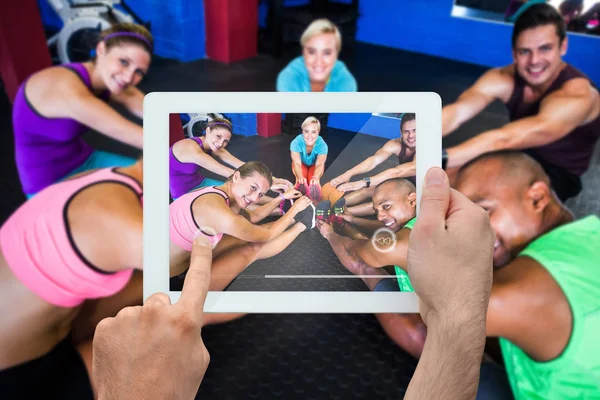 Händer med digital tablet — Stockfoto