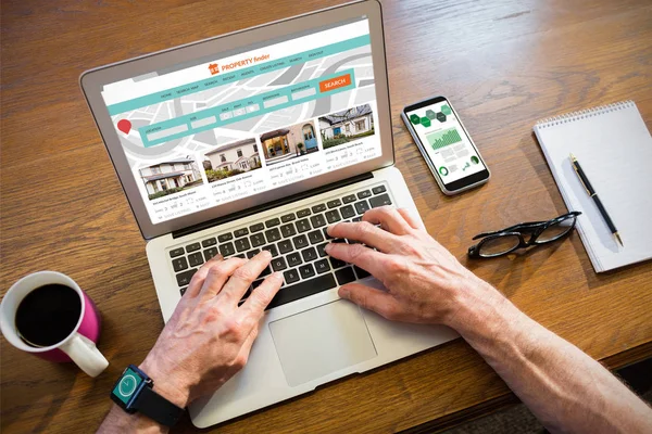 Businessman using a laptop — Stock Photo, Image