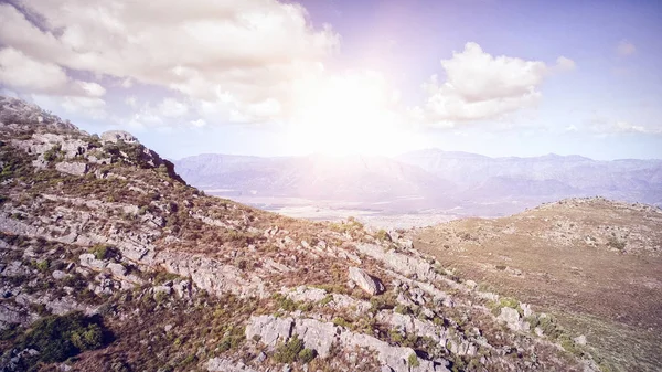 Vista panoramica sulle montagne rocciose — Foto Stock