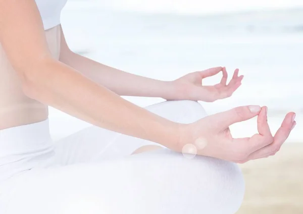 Mani Meditando dalla foschia marina — Foto Stock