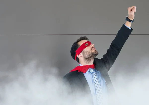 Zakelijke superheld tegen hout met cloud — Stockfoto