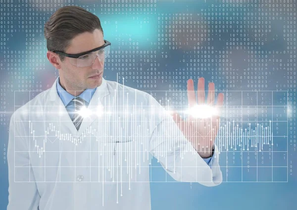 Uomo in camice da laboratorio e occhiali con grafico bianco e brillamento sullo sfondo blu con bokeh — Foto Stock