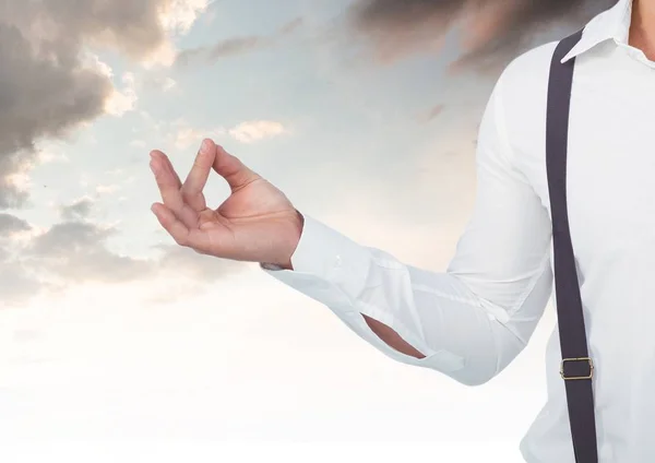 구름과 남자 Meditating — 스톡 사진