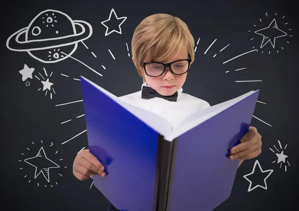 Παιδί με το μεγάλο βιβλίο και λευκό χώρο doodles — Φωτογραφία Αρχείου