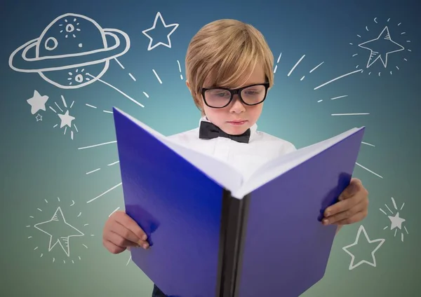 Niño con libro grande y garabatos espacio en blanco sobre fondo verde azul — Foto de Stock