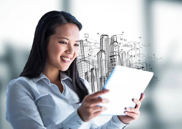 Vrouw met Tablet PC- en schets van gebouwen — Stockfoto