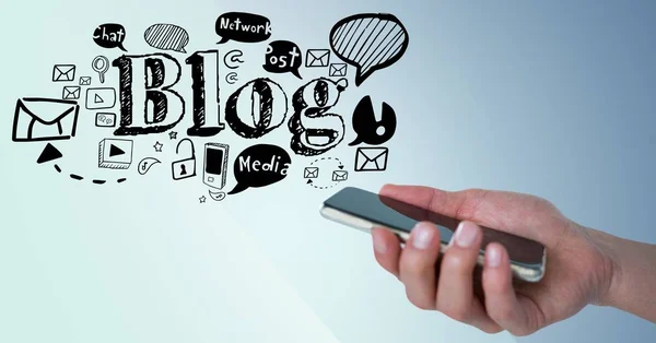 Hand mit Telefon und schwarzen Blog-Doodles vor blauem Hintergrund — Stockfoto