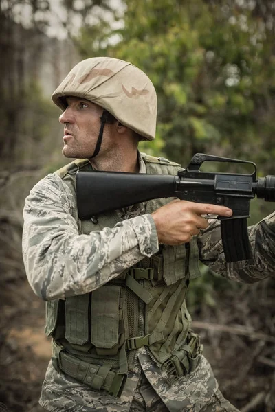 Soldat während einer Übung — Stockfoto
