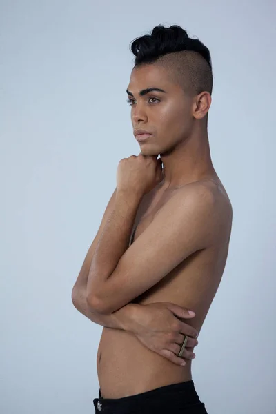 Duygulara hitap eden transseksüel ayakta — Stok fotoğraf
