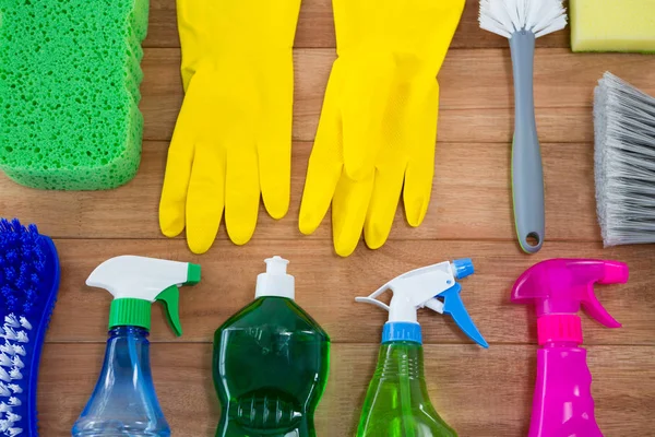 Handschoen met reinigingsapparatuur — Stockfoto