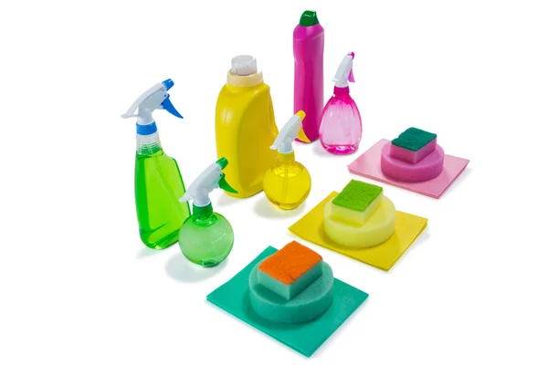 Renkli temizlik ürünleri yüksek açılı görünüş — Stok fotoğraf
