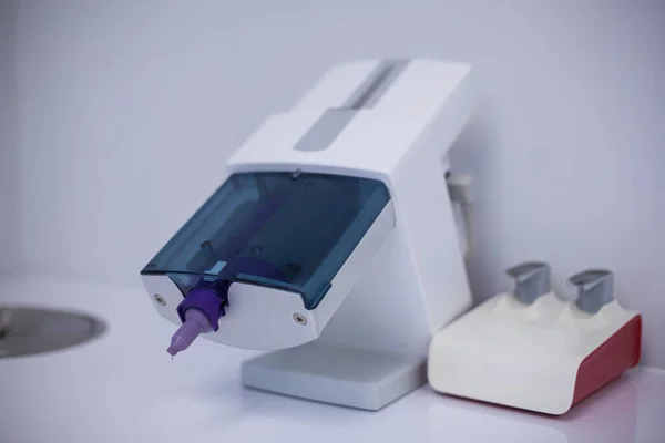 Máquina de mistura de material de impressão dentária — Fotografia de Stock