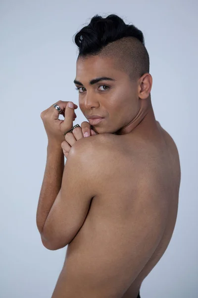 Αισθησιακή transgender αναζητούν πάνω από τον ώμο — Φωτογραφία Αρχείου