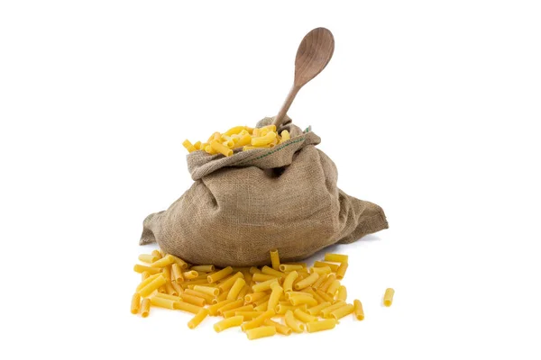 Clos-up van ruwe pasta in scak — Stockfoto