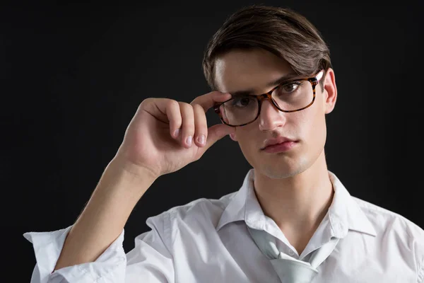 Androgynous man posing in spectacles — Stock Photo, Image