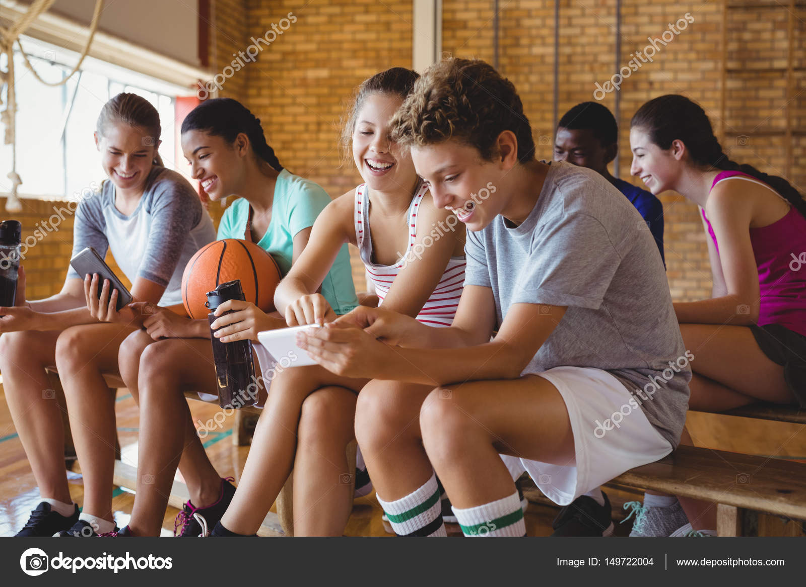 Celular basquete images libres de droit, photos de Celular basquete |  DepositPhotos, image size:1600x1167