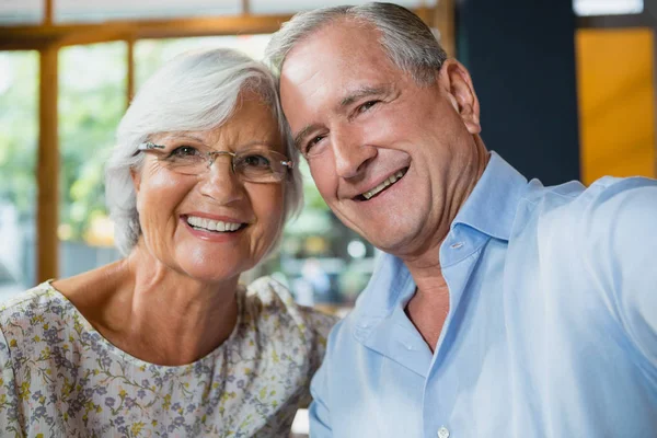 Ritratto di coppia anziana felice — Foto Stock