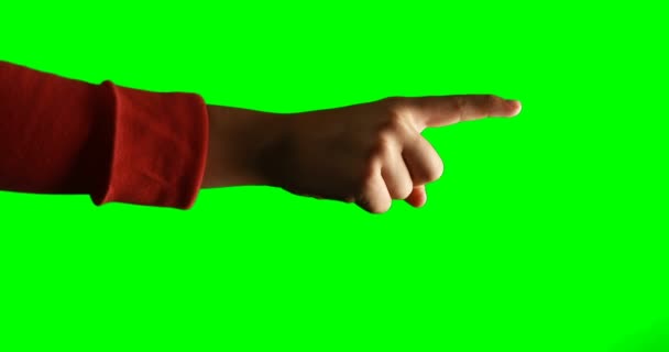Рука жінки, яка вдає, що використовує невидимий екран — стокове відео