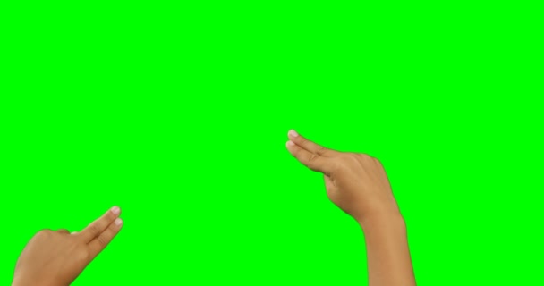 Mains faisant semblant d'utiliser un écran invisible — Video