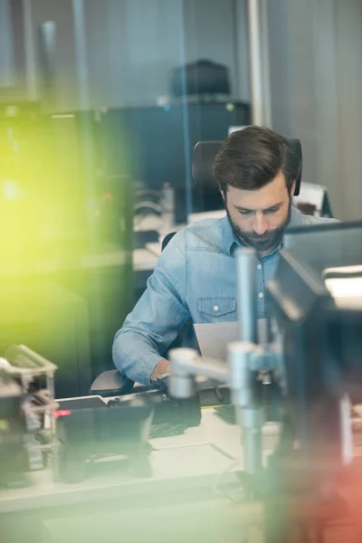 Designer working in creative office — Stock Photo, Image