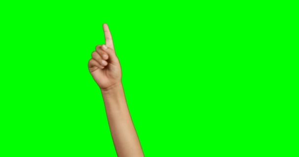 Person göra hand gest mot grön skärmbakgrund — Stockvideo