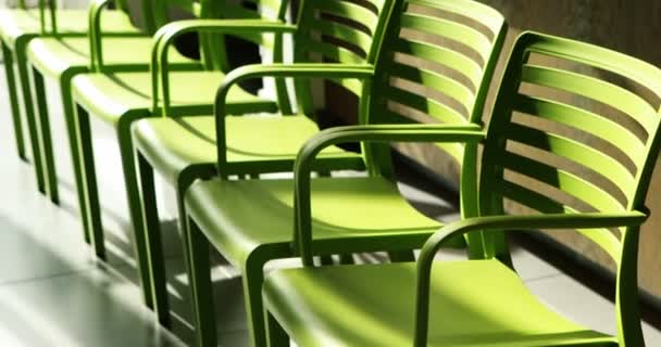 A kórházban zöld székek — Stock videók