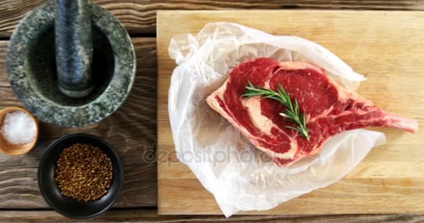Raw steak and ingredients — Stock Video