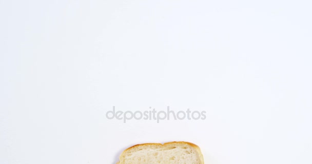 Heart shape on bread slice — Stock Video