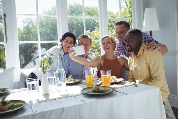 Group of friends taking selfie from tablet — Stock Photo, Image