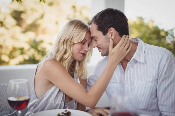 Romantic couple embracing each other — Stock Photo, Image