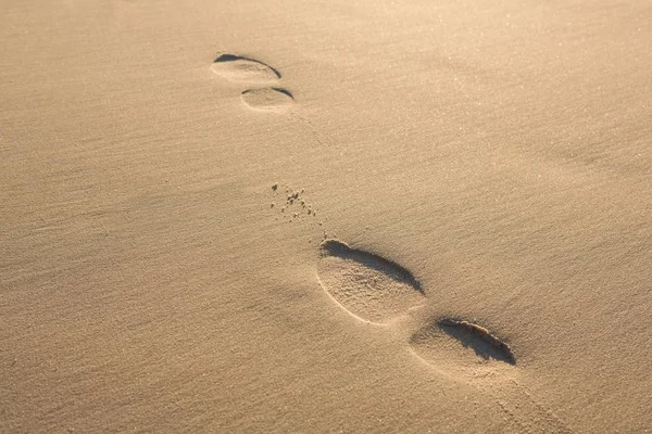 Primo piano delle impronte sulla sabbia — Foto Stock