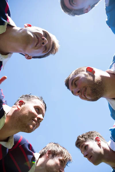 Rugbyspelers die kruipen — Stockfoto