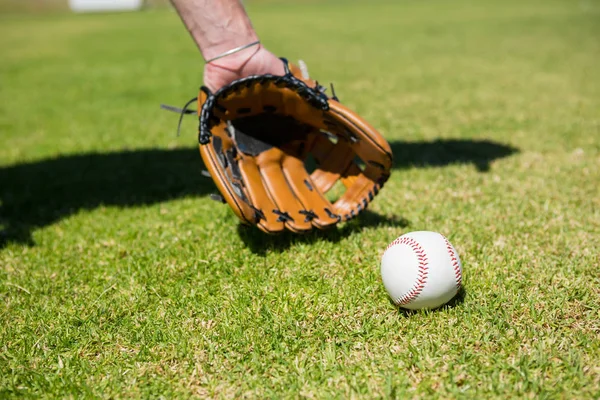 Baseballové džbánek na hřišti — Stock fotografie