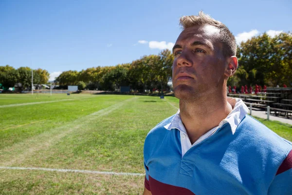 Jogador de rugby pensativo — Fotografia de Stock