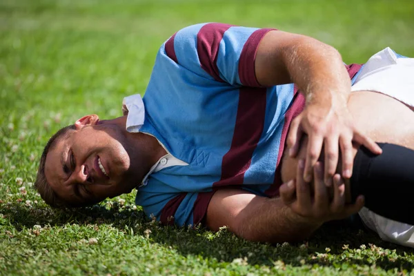 Injuerd unga rugbyspelare — Stockfoto